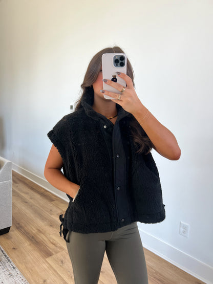 Black Sherpa Vest