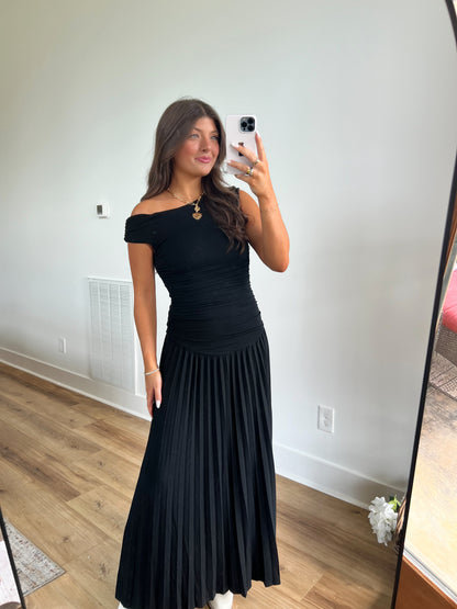 Black One Shoulder Pleated Maxi Dress