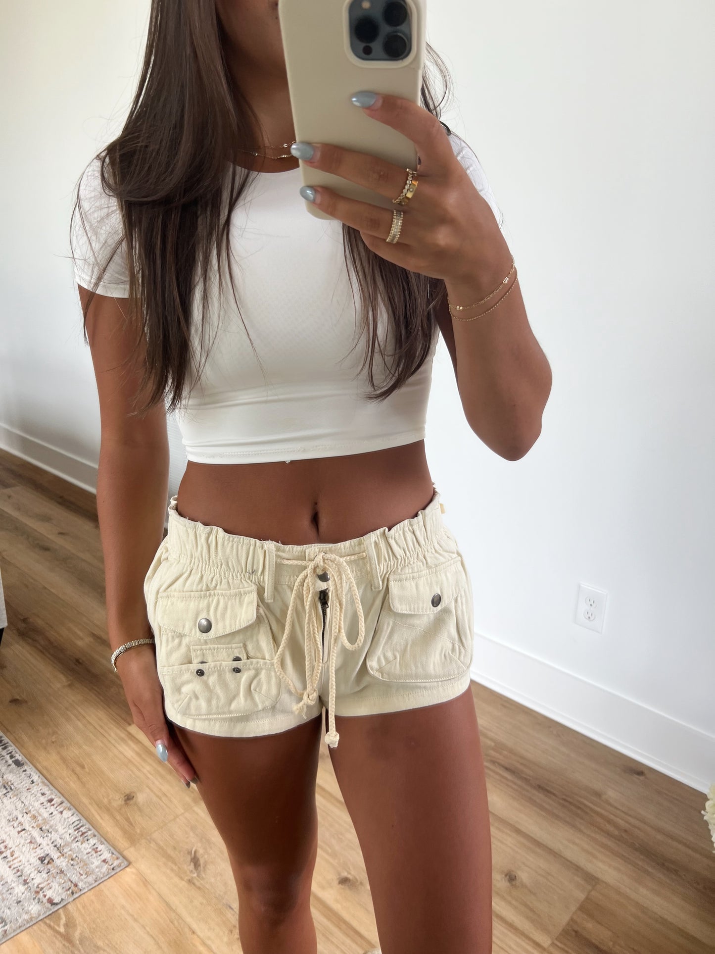 Cargo Slouchy Shorts (Cream)