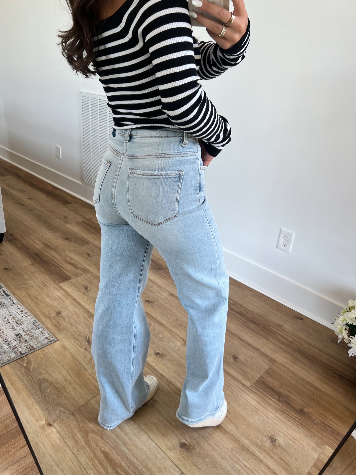 High Rise Wide Leg Jeans (Light Wash)