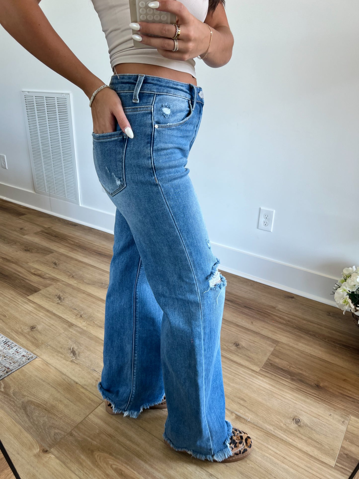 High Rise Frayed Hem Wide Leg Jeans