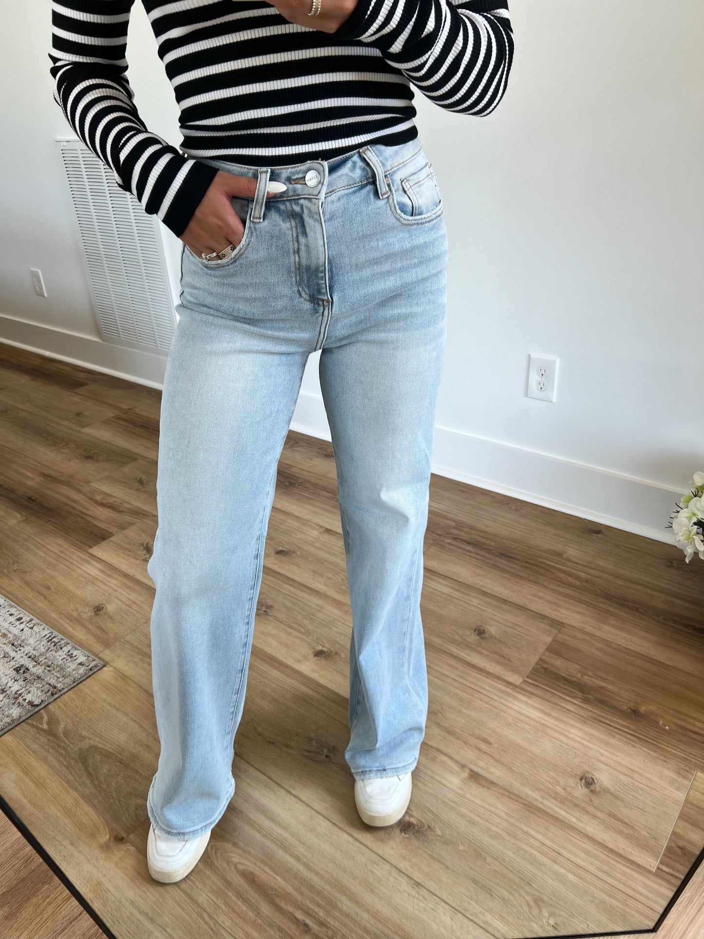 High Rise Wide Leg Jeans (Light Wash)