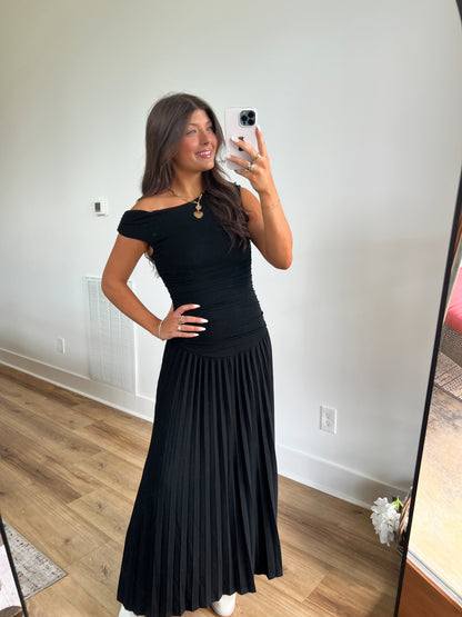 Black One Shoulder Pleated Maxi Dress